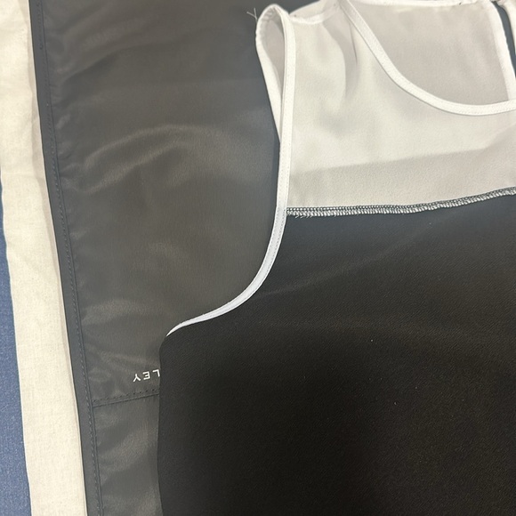 Classic INC Black &White Tank Top in good condition - Picture 16 of 16